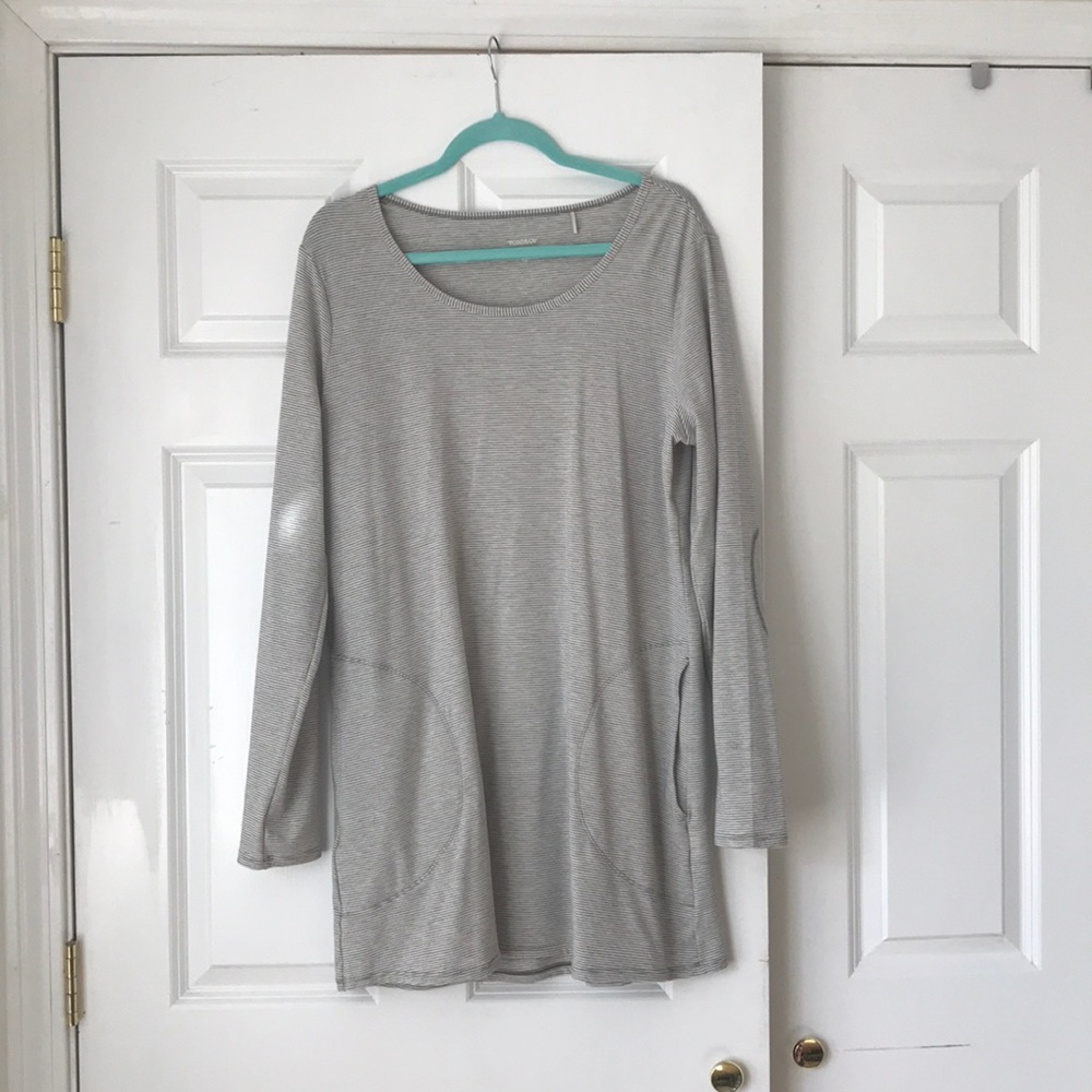 Toad&Co dress. Super cozy, perfect for Fall! 🍁